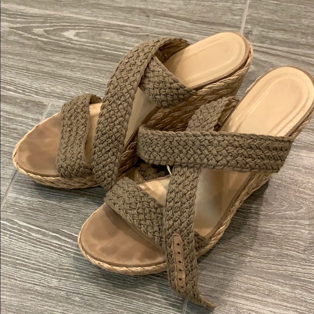 Stuart Weizman woven hemp wedges